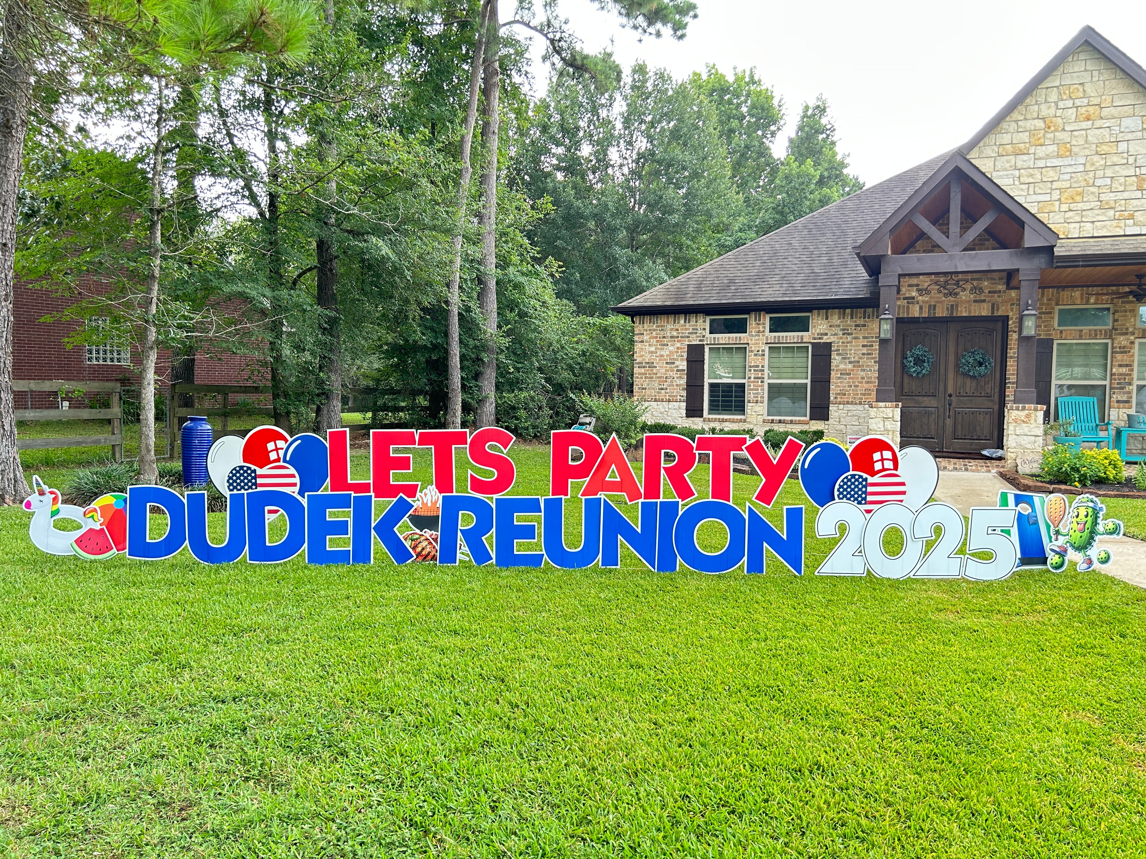 summer themed family reunion yard card sign in Montgomery, TX